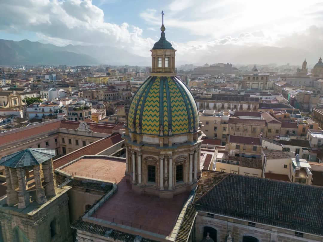 Jak szybko i tanio dojechać z lotniska Palermo do centrum miasta?