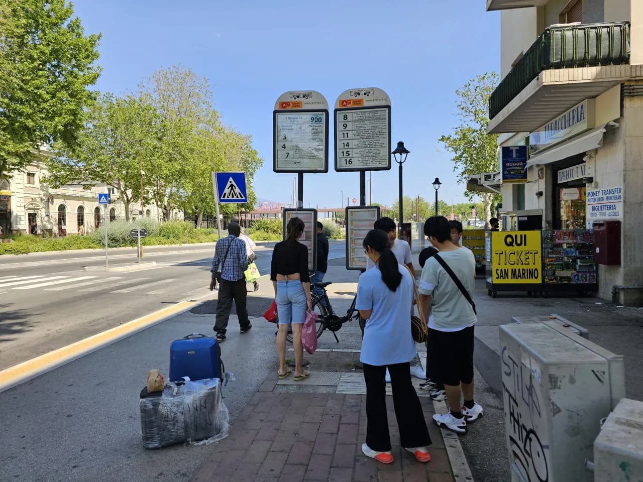 Jak dojechać z lotniska Forli do Rimini? Sprawdź najlepsze opcje podróży