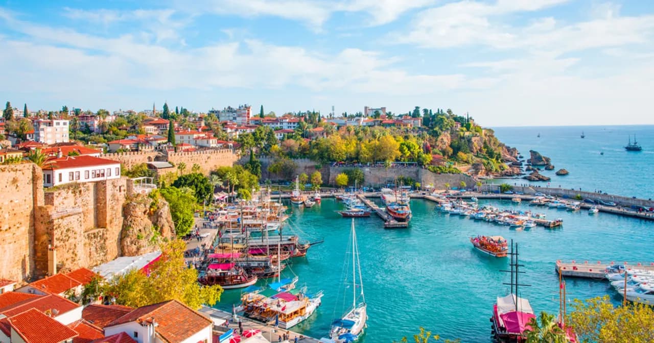 Czy Antalya jest bezpieczna? Aktualne informacje i porady dla turystów