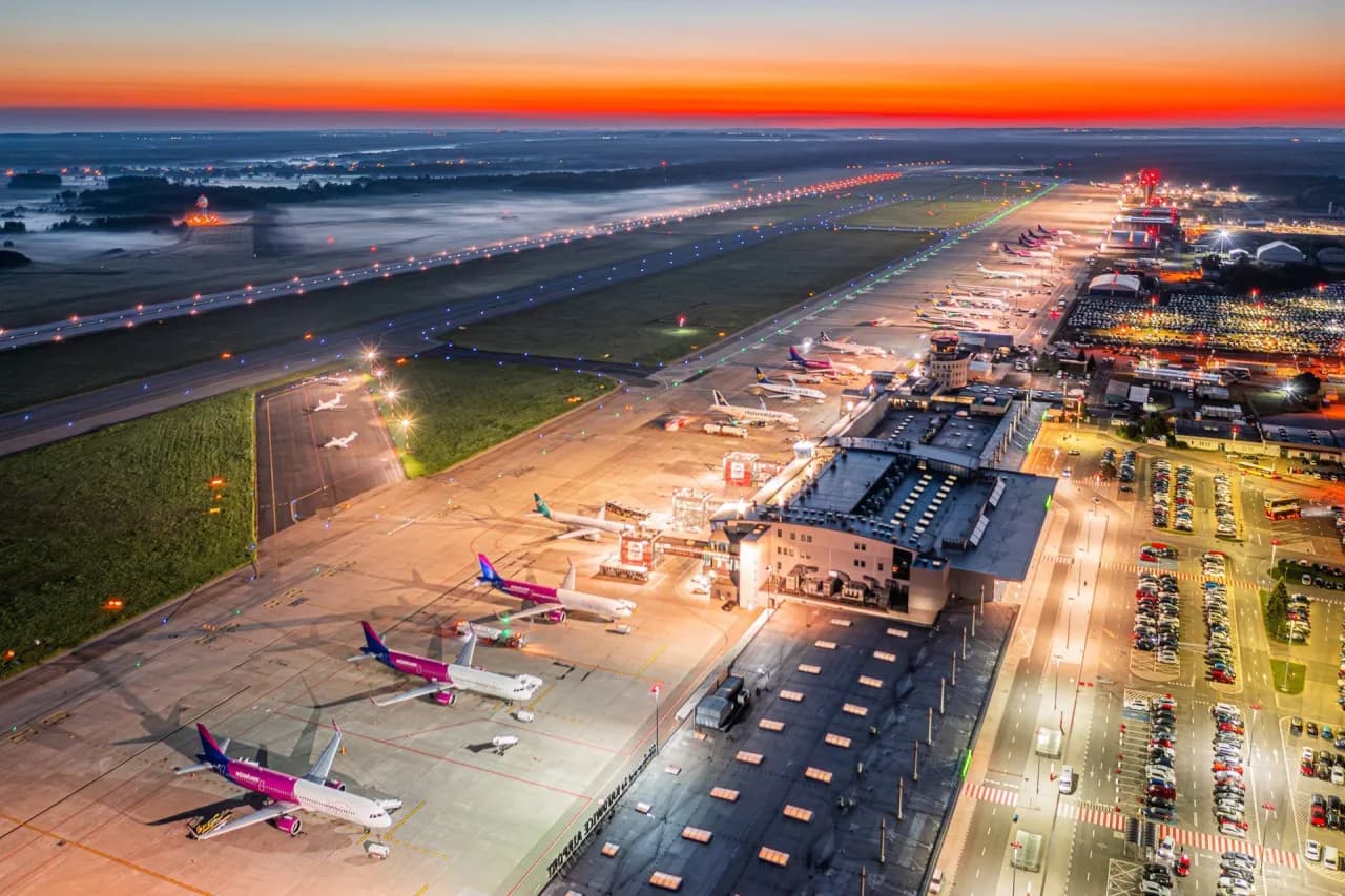 Na jakiej ulicy jest lotnisko w Pyrzowicach? Oto adres, który musisz znać